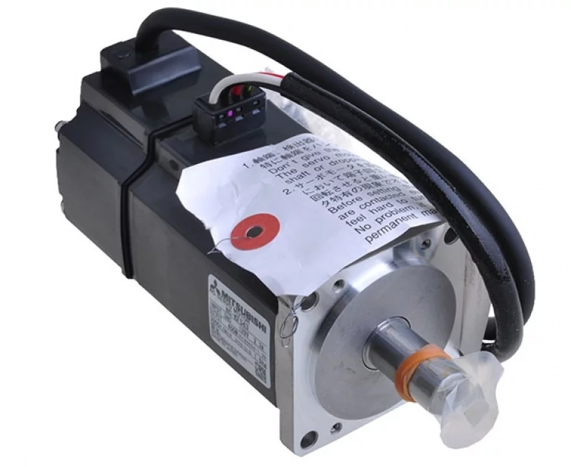 Серводвигатель HC-PQ053B-UE оснащен тормозом